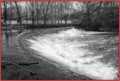 Una delle tante cascate artificiali del Lambro create per far funzionare i mulini